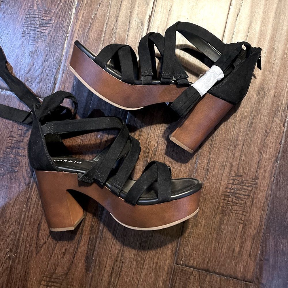 NWOT Torrid Chunky Black Suede Stacked Heels S:8W